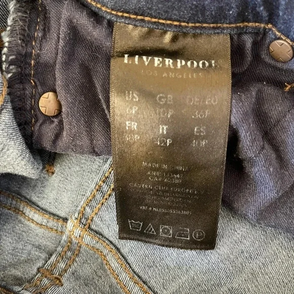 Women’s Liverpool medium wash rolled hem jeans, Size 6P/28 - Picture 4 of 4